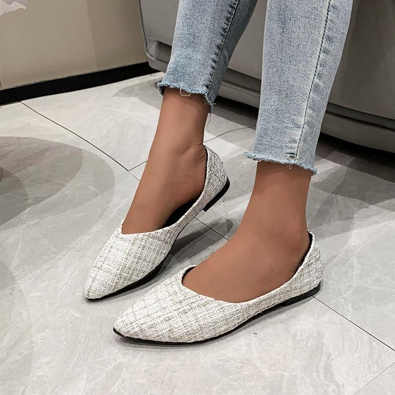 Outer size large size single shoes spring and summer new pointed fashion plaid shallow mouth flat bottom Doudou women's shoes