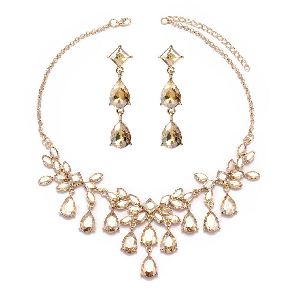 High-end atmospheric exaggerated necklace, earrings, bracelet, jewelry set.