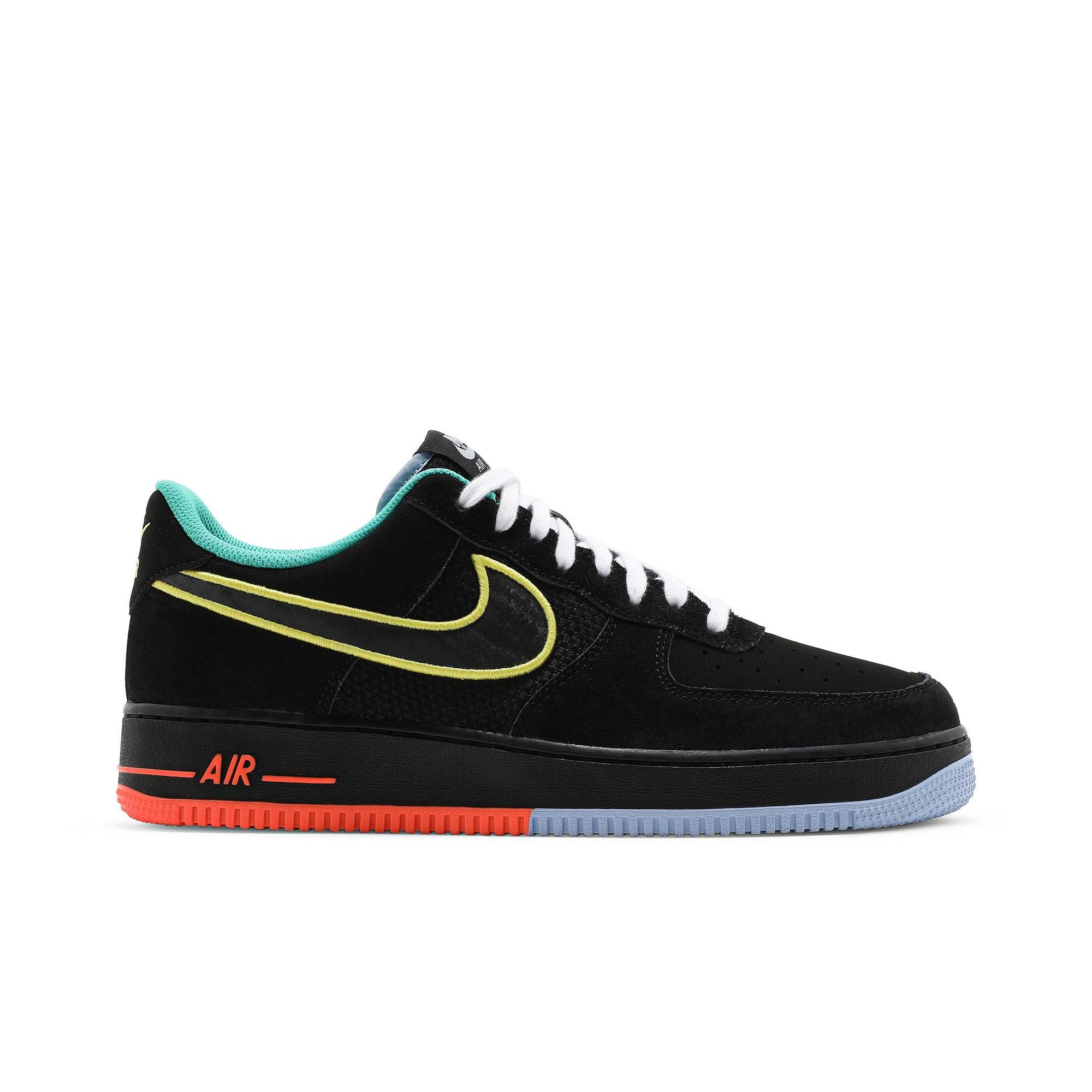 Nike Air Force 1 `07 LV8