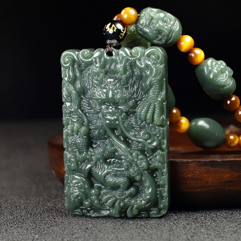 Natürliche Hetian Jade Drachen Anhänger Halskette, Grüne Qing Jade geschnitztes Tier Totem Amulett, Chinesischer Stil Jade Plakette für Männer Frauen