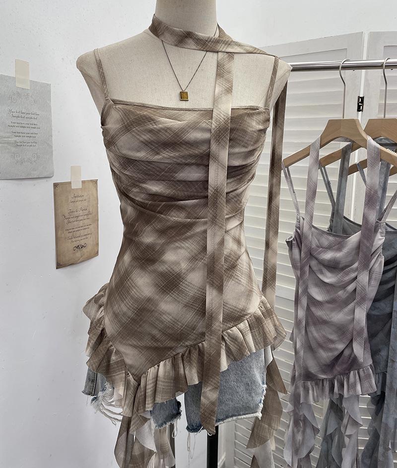 

Gradient Print Irregular Ruffled Mesh Camisole Tank Top with Swing Neck and Sleeveless Design One Size