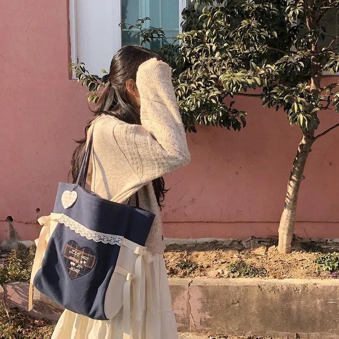 A letter bag_navy