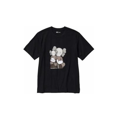T-Shirt Kaws X Uniqlo Hug Preto FW23