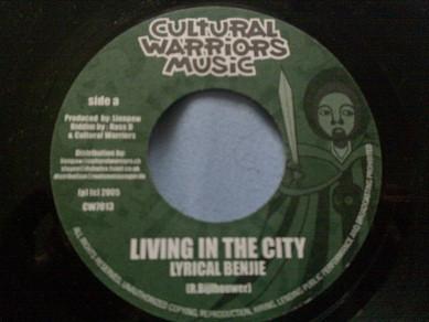 

7inch Record LYRICAL BENJIE Living In The City CW7013 Cultural Warrio 2005 Switzerlan Reggae Ska Dub Used