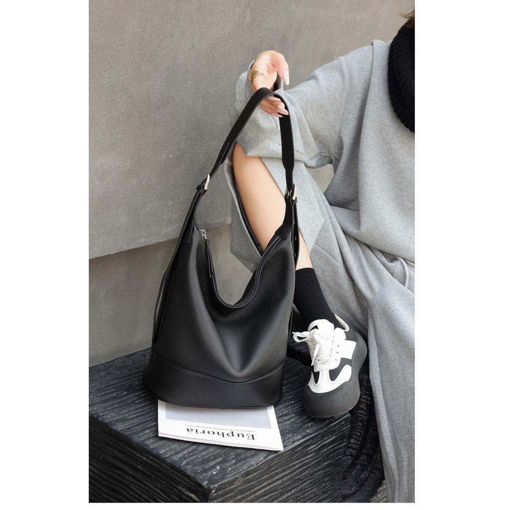 Commuter Niche Design Lazy Wind One Shoulder Tote Bag Large Capacity Women's Leather Premium Sense Crossbody Bucket Bag Women