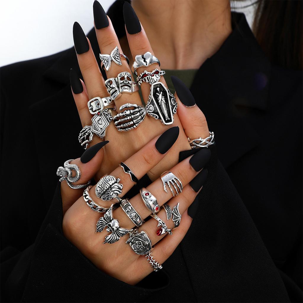 European and American Dark Fantasy Exaggerated Diamond-encrusted Poker Card Butterfly Crying Face Frog Organ Vintage Alloy ring23Set