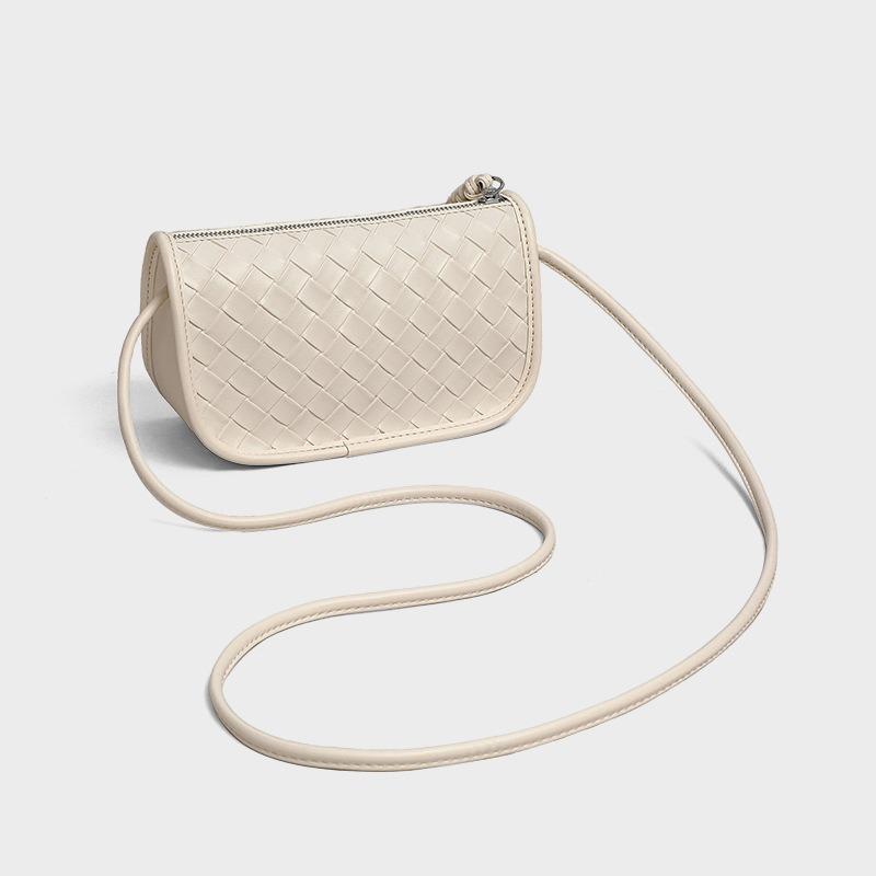 Bag new women's bag summer fashion versatile messenger bag small bag high-end single shoulder woven pillow bag
