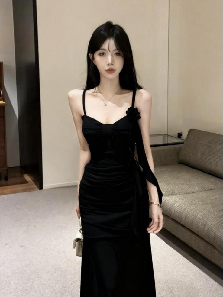 Elegant Low-Cut Spaghetti Strap Mesh Tassel Bodycon Evening Gown