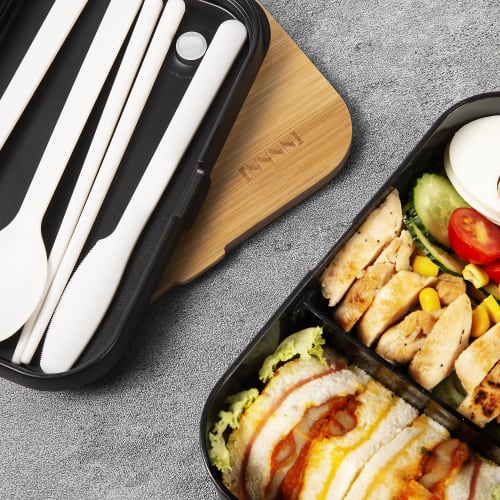 Premium Bento Box for Men, 2000ml Large Capacity, Two-Tier Lunch Box with Valve, Adjustable Dividers, Dishwasher and Microwave Safe, Simple, Stylish,