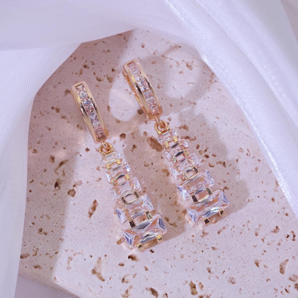 1 Pair Fashion Geometric Trapezoid Zirconia Dangle Earrings for Women Golden Earring Jewelry Party Accessories