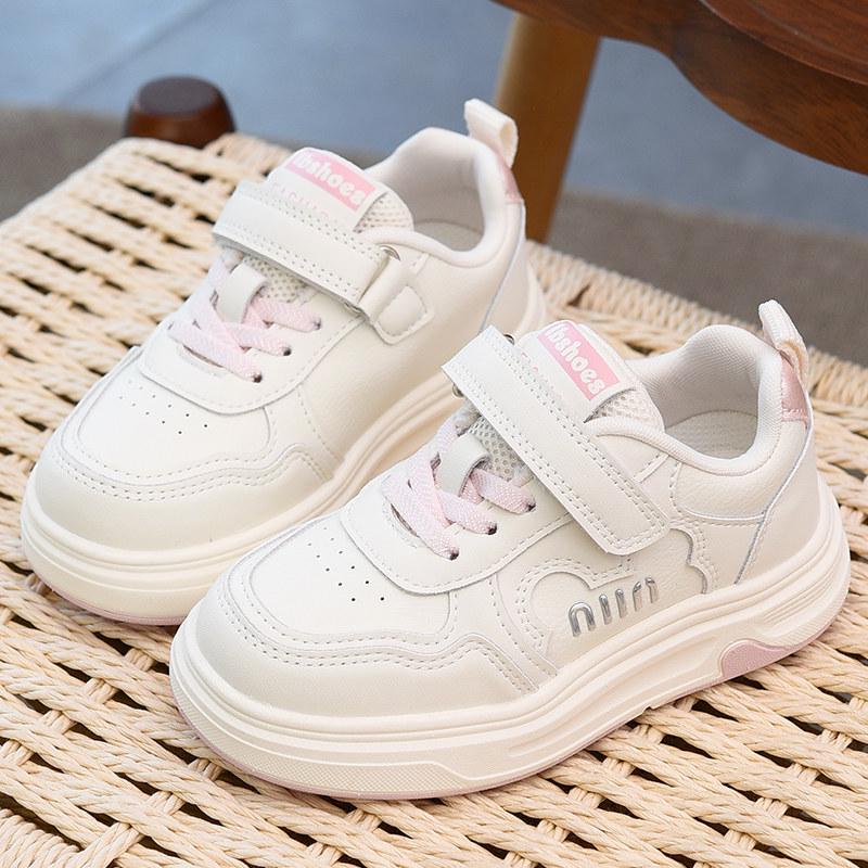 2026 Kids' Fashionable Low-Top White Shoes - Soft Sole, Casual Spring/Autumn Sneakers for Boys & Girls