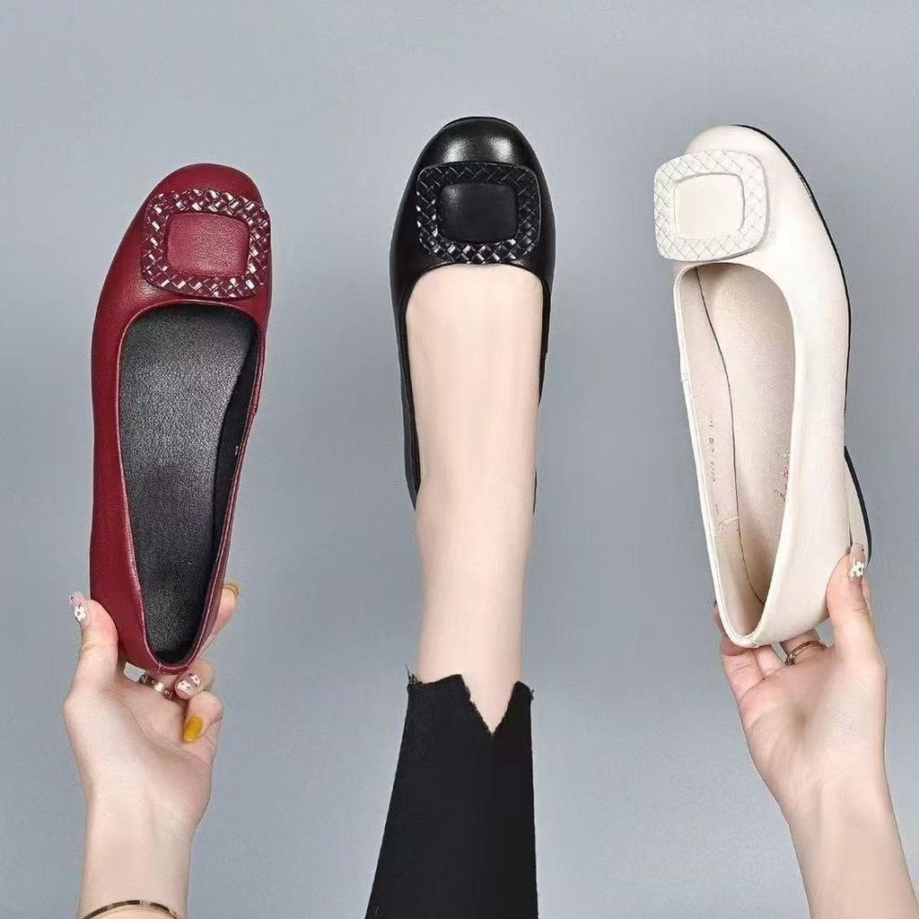 2025 Summer and Autumn New Round Head Square Buckle Doudou Shoes Soft Leather Low Heel Single Shoes Women's Soft Leather Soft Sole Women's Shoes Te