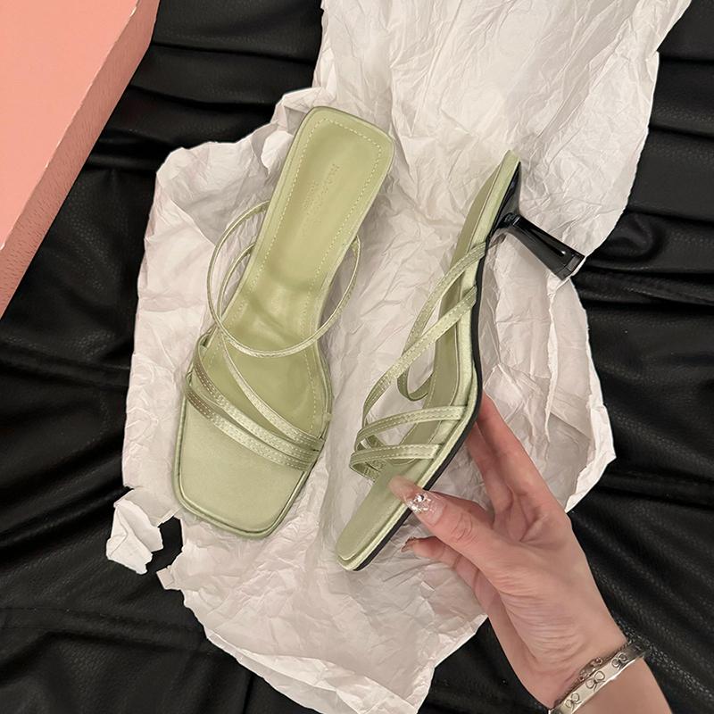 

Дизайнерские летние женские тапочки на высоком каблуке, модные шлепанцы с открытым носком и узкими полосками, уличные повседневные офисные женские сандалии Size 35(foot 22.5cm) зелёный