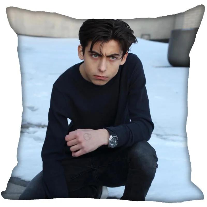 Aidan Gallagher Kissenbezug Heimdeko Kissenbezüge Unsichtbarer Reißverschluss Dekokissenbezüge 45X45cm 0704