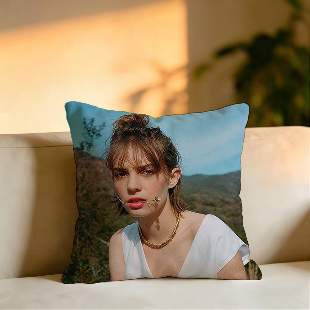 Hot Actress MMaya Hawke Square DoubleSided printed Pillow Case Bedroom Bedside Pillow Sofa Cushion Cover