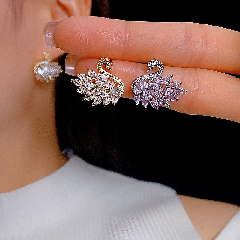 Boucles d'oreilles Cygne Colorées Style Déesse Luxe Léger, Boucles d'oreilles Zirconium Micro-serties, Boucles d'oreilles Longues Mode et Polyvalentes