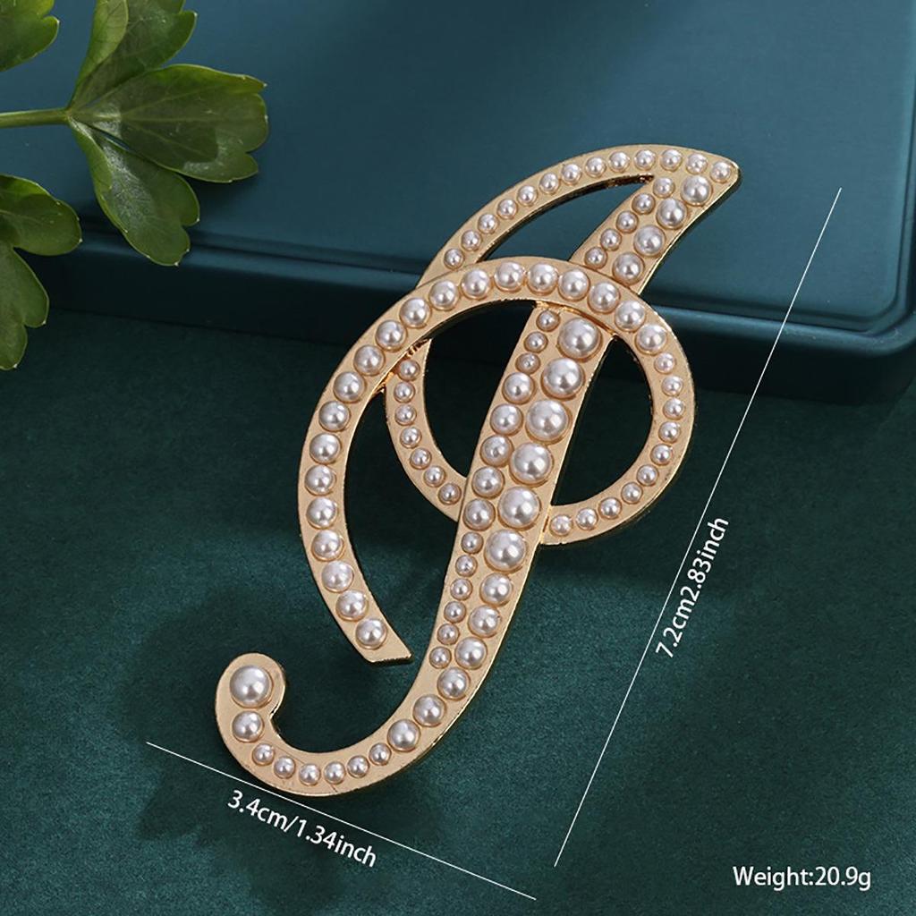 Pearl Alphabet Brooches: Retro Letter Pins for Clothing and Necklines.