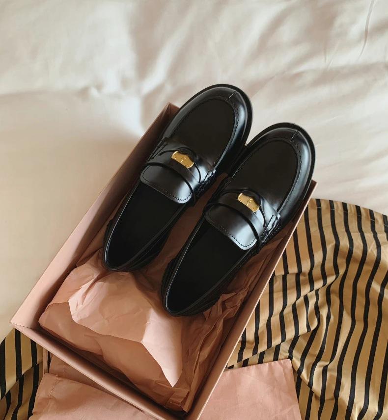 Sheepskin Version~ Small Gold Buckle Leather Retro Loafers Women's Autumn and Winter British Style Small Leather Shoes, Shallow Mouth Flat Shoes