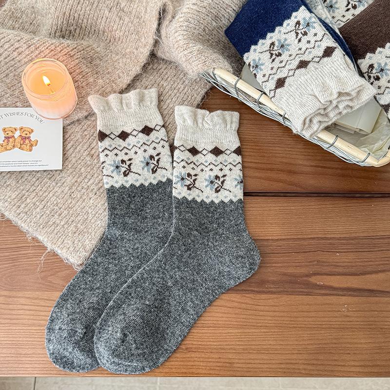 Winter Pine Wool Socks Are Warm, Comfortable And Delicate, And Versatile Socks Are Thickened