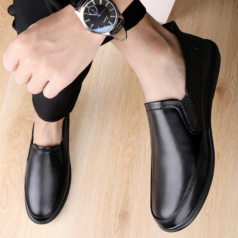 

Men s shoes 2025 summer new driving one pedal men s casual leather shoes daily soft sole non-slip convenient Doudou shoes 37