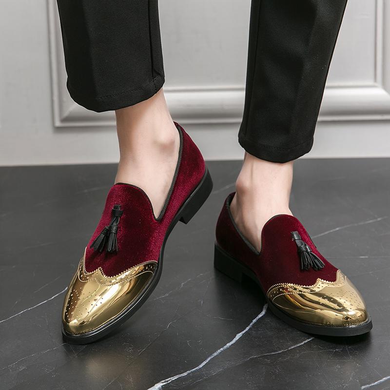 New Wedding Dress Brogue Shoes Corduroy Matching Color Casual Leather Shoes Men Slip On Leather Loafers Pointed Toe Club Shoes