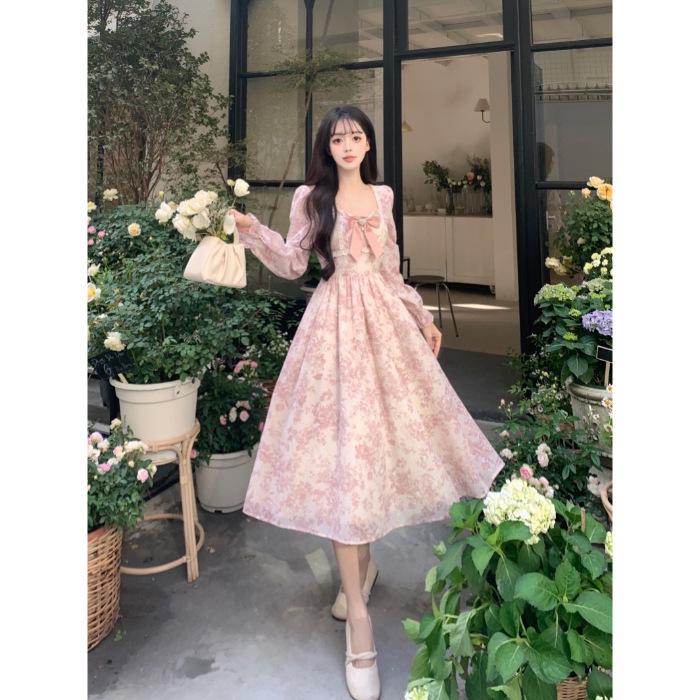 

Women s Elegant Floral Long Sleeve Autumn Dress with Waist-Cinching Design S