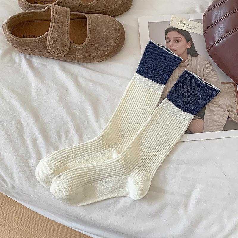

Show Double Needle Contrast Maillard Style Pile Socks Draw Strips Cream Simple And Versatile Foldable Middle Tube Girl One size fits all молоко, білий колір
