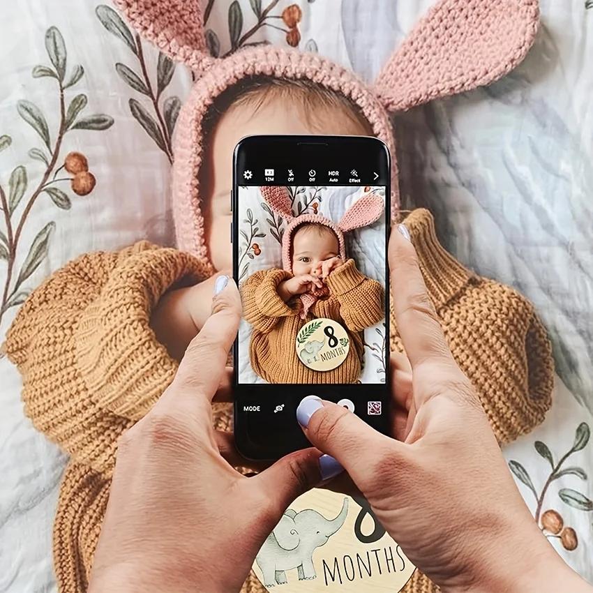 7 PCS Cute Baby Double Sided Wooden Monthly Milestone Cards Pregnancy and Baby Shower Gifts for Newborn Boys and Girls