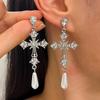 Pendientes Largos Góticos de Corazón y Mano Rubí Oscuro - Diseño Creativo Europeo y Americano