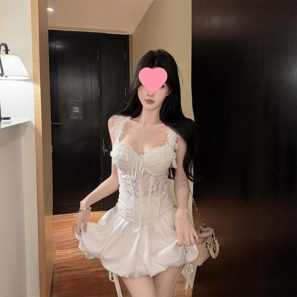 With chest pads, heavy industry lace sling vest, women's one-word shoulder tube top, bottom and fishbone bra inside.