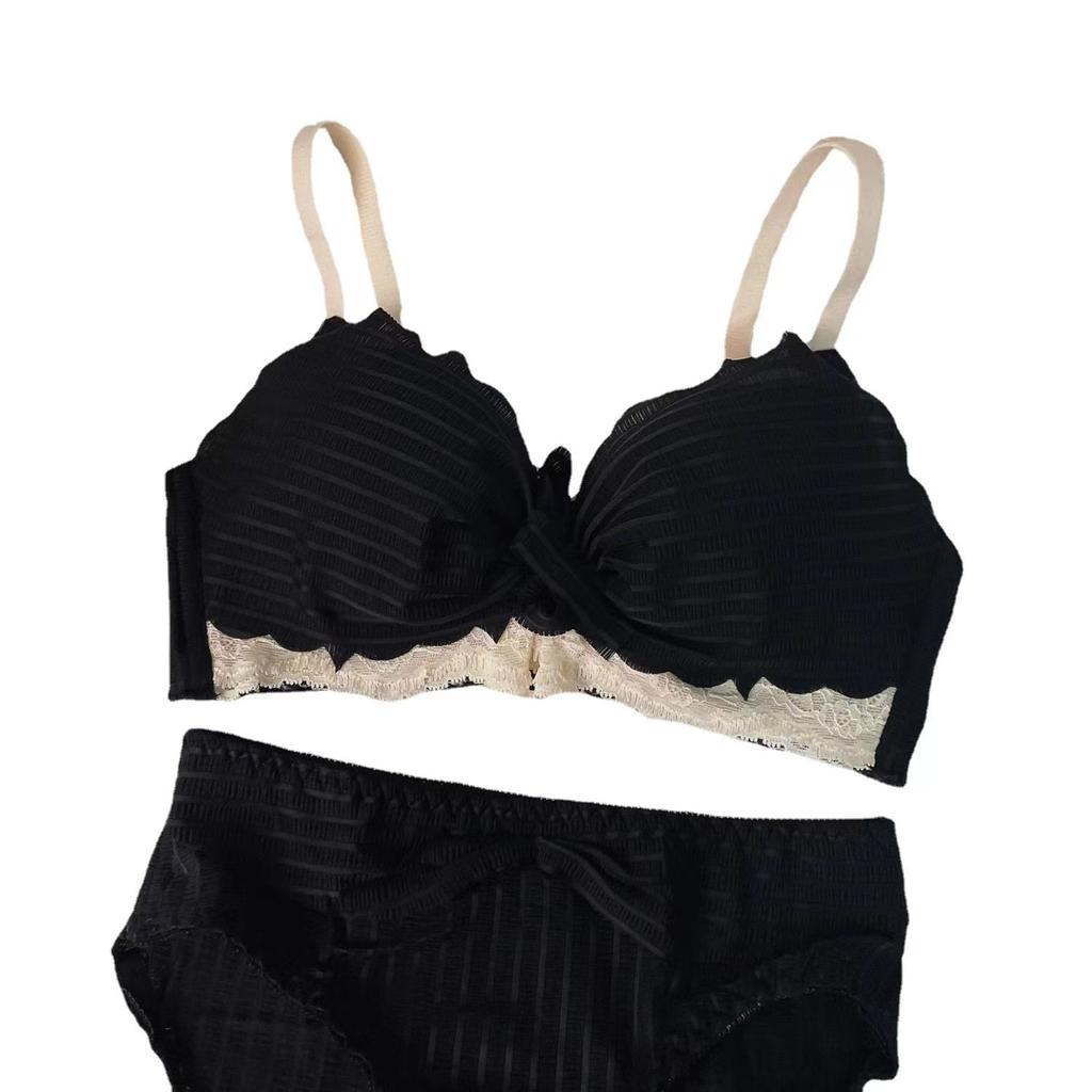 The original pure desire small breasts gather, the new popular bra set has no steel ring, and the pair of breasts is sexy lace.