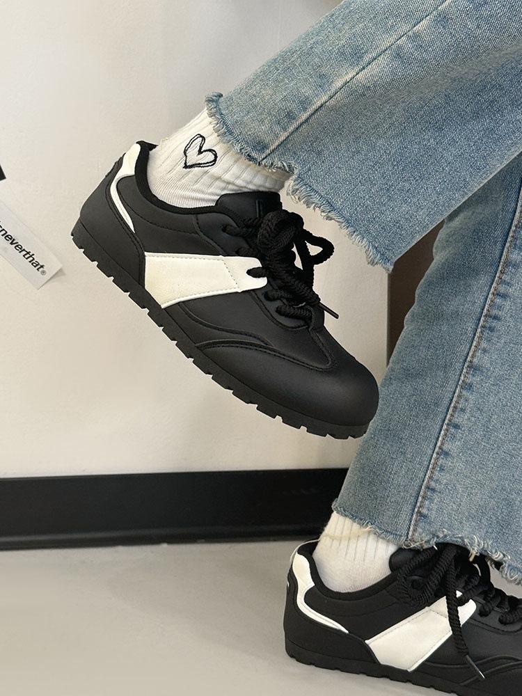 Spring and autumn German training shoes women's 2025 new flat-bottomed lace-up board shoes versatile ins trendy niche design casual shoes