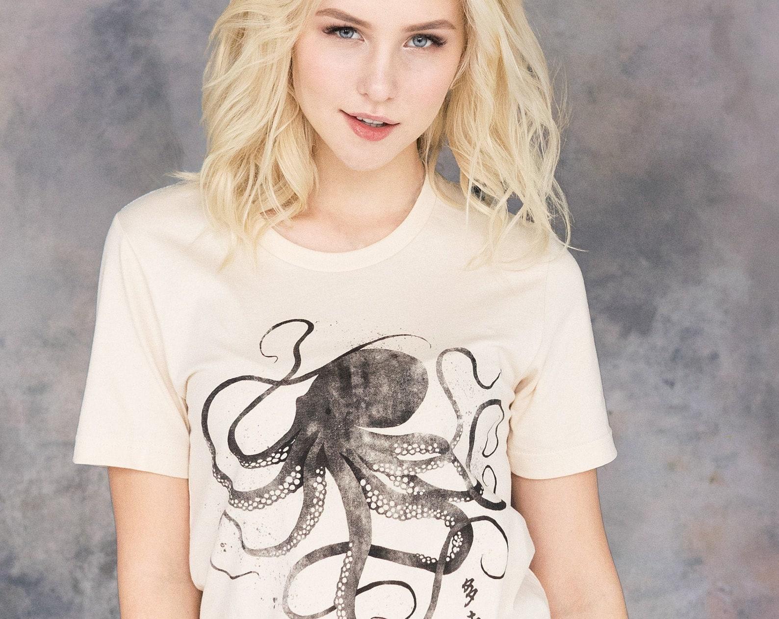 Octopus T-Shirt, Japanese Gyotaku Art, Ukiyo-e Style XL