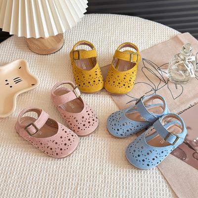 2025 Summer New Kids Toes Capped Sandals for Girls Non-Slip Soft Sole Toddler Beach Shoes Hollowed-out Princess Party Flats Chic
