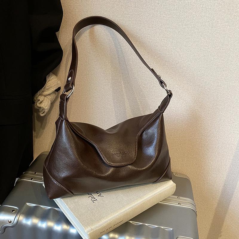 

Модная плиссированная сумка подмышку на иностранный заказ женская 2025 зима новая повседневная сумка-пельмень высококлассная на плечо женская сумка 28.5*8.5*21