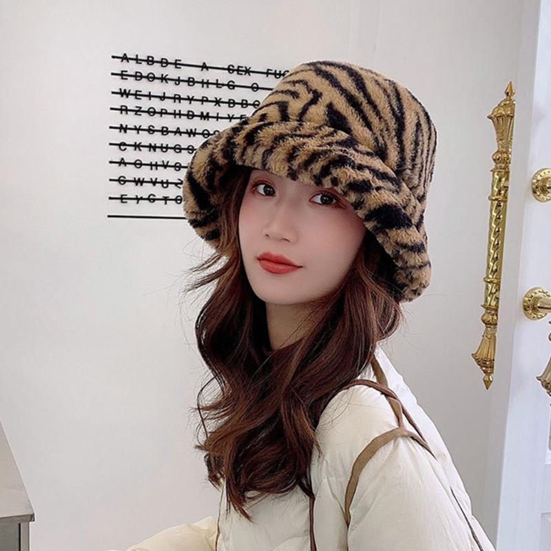 Caps with Flat Top for Warm Keeping Fuzzy Caps with Full-Covered Zebra Grain Decoration Hats Unisex Women Men