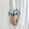 Gemütliches Streifen-Scrunchie