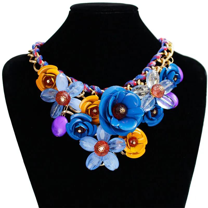 Collana con catena dorata stile punk, corda intrecciata, ciondolo fiore colorato, moda esagerata, stile nazionale, collana da street style