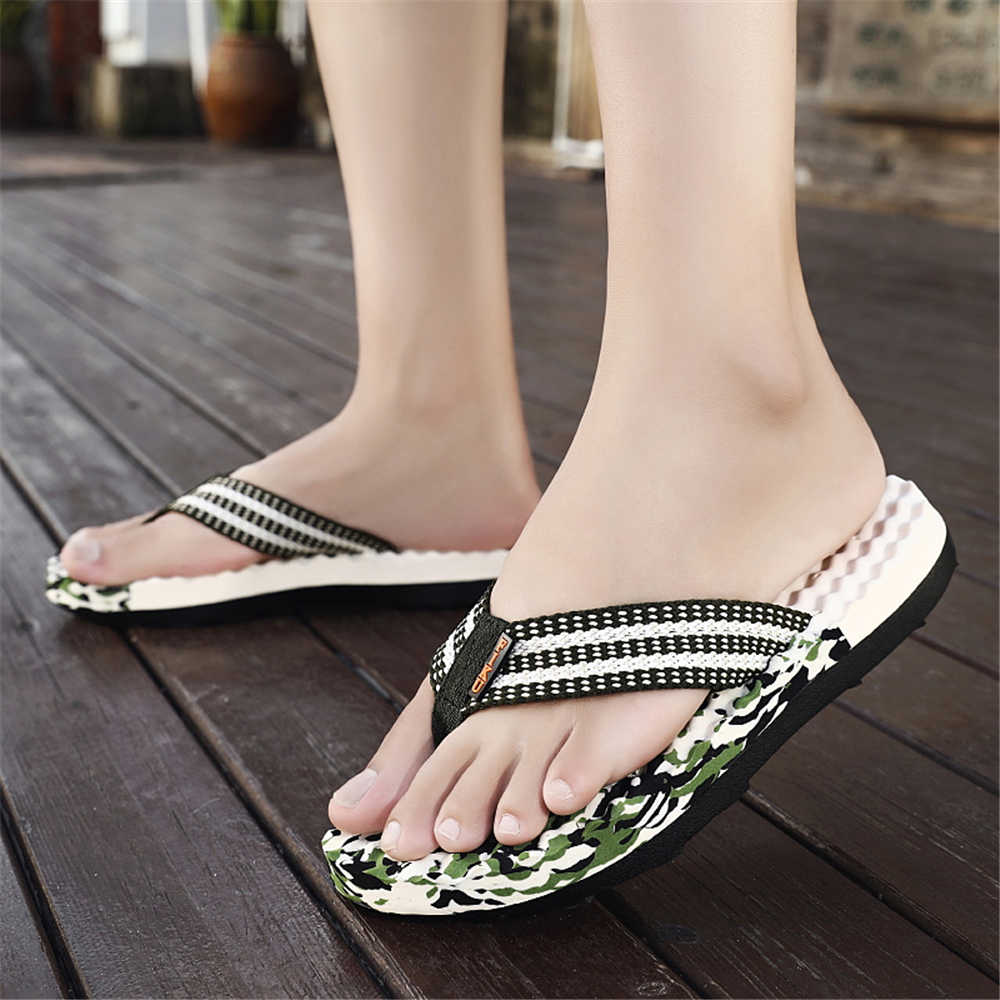 Fashion Dark Living Room Mans Sandal For The Beach Slippers Rubber Flip Flops For Shoes Black And White Sneakers Sports Items