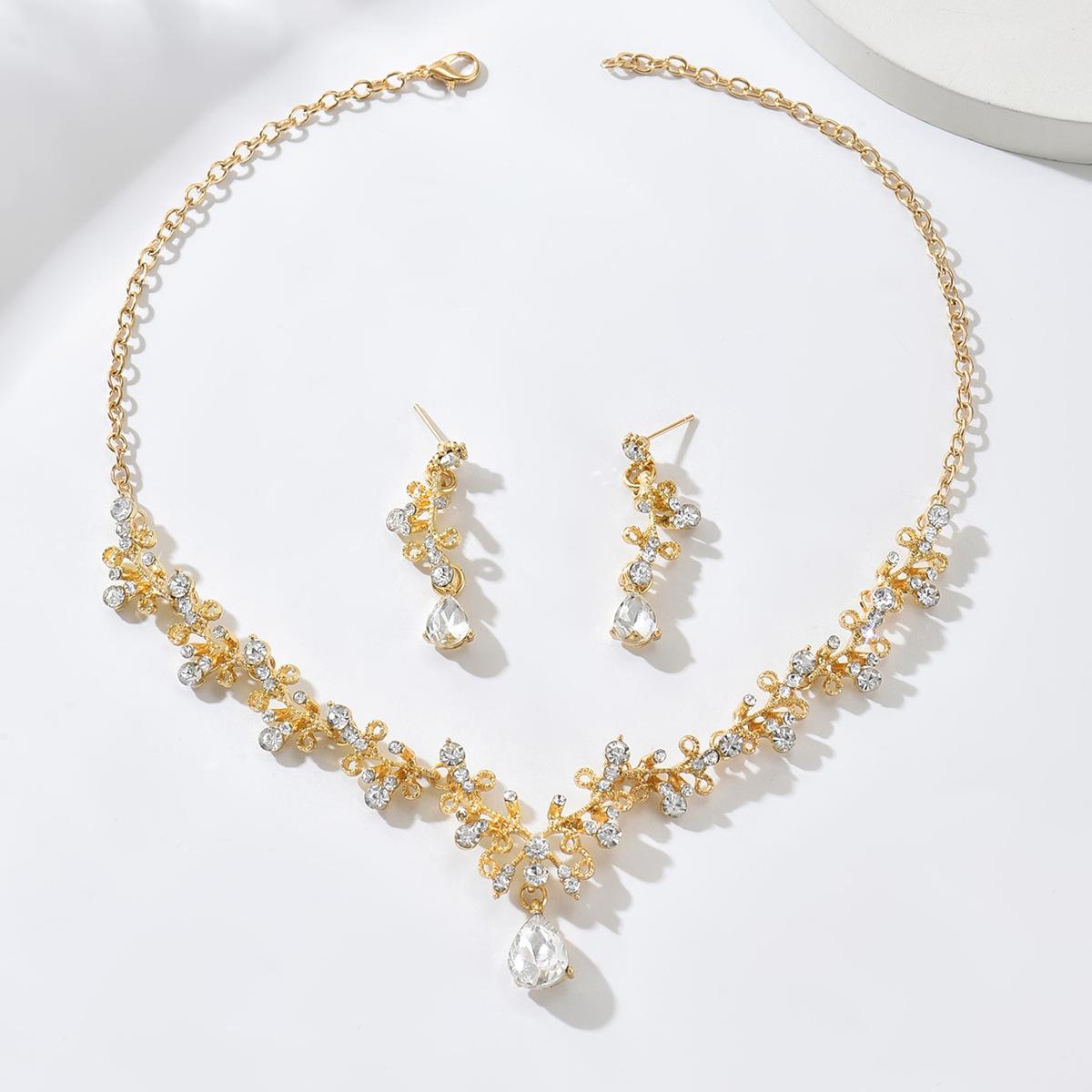 Elegant Rhinestone Teardrop Necklace  Earrings Set for Brides