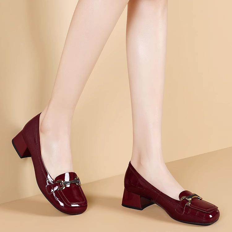 Skórzane buty damskie Wygodne okrągłe buty damskie Modne lakierowane buty damskie na grubym obcasie Jednoczęściowe buty damskie