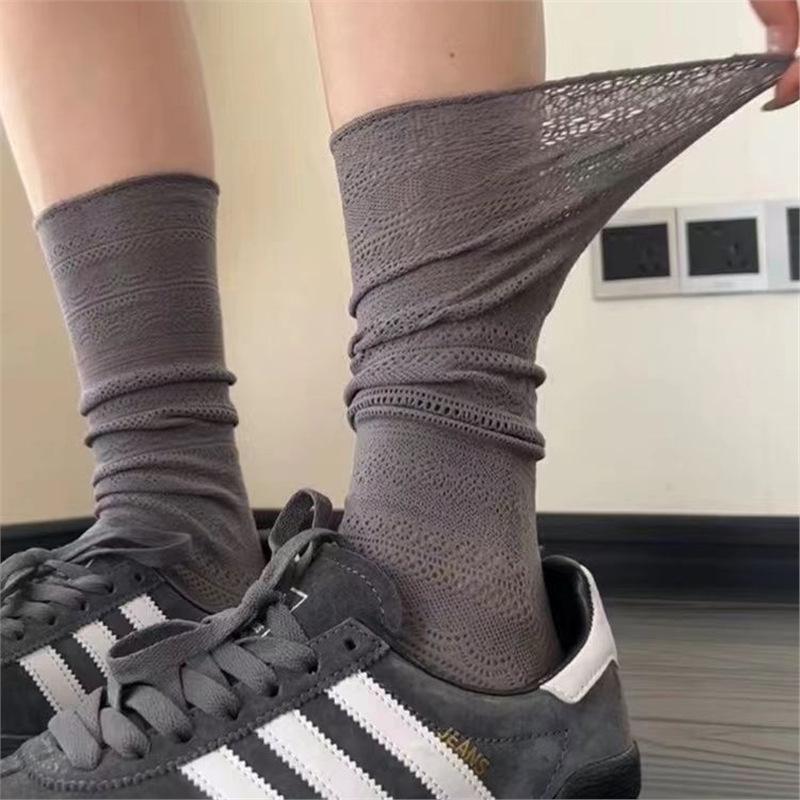 Trendy Women's Mesh Slouch Socks - Slimming, Breathable & Retro Mid-Tube Calf Socks for Spring/Summer