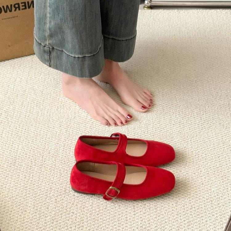 

Temperament lady with skirt shallow mouth single shoes women spring and autumn evening breeze gentle shoes women soft sole Mary Jane ladyshoes 35