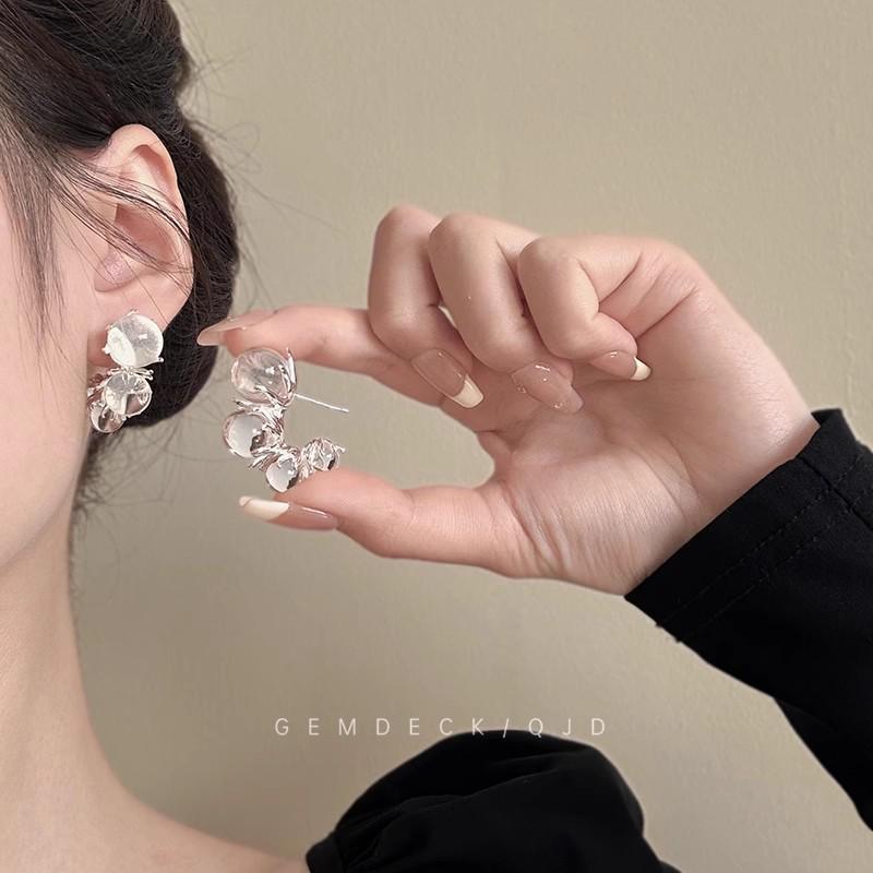 Luxurious European & American Diamond Tassel Stud Earrings for Evenings and Parties