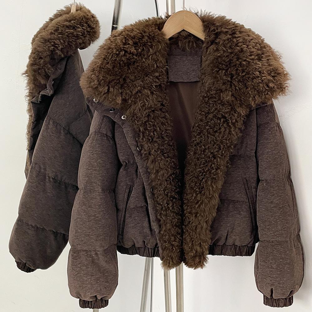 Europe, America, autumn and winter new real lamb wool collar short white duck down jacket fur jacket fashion thickened warm