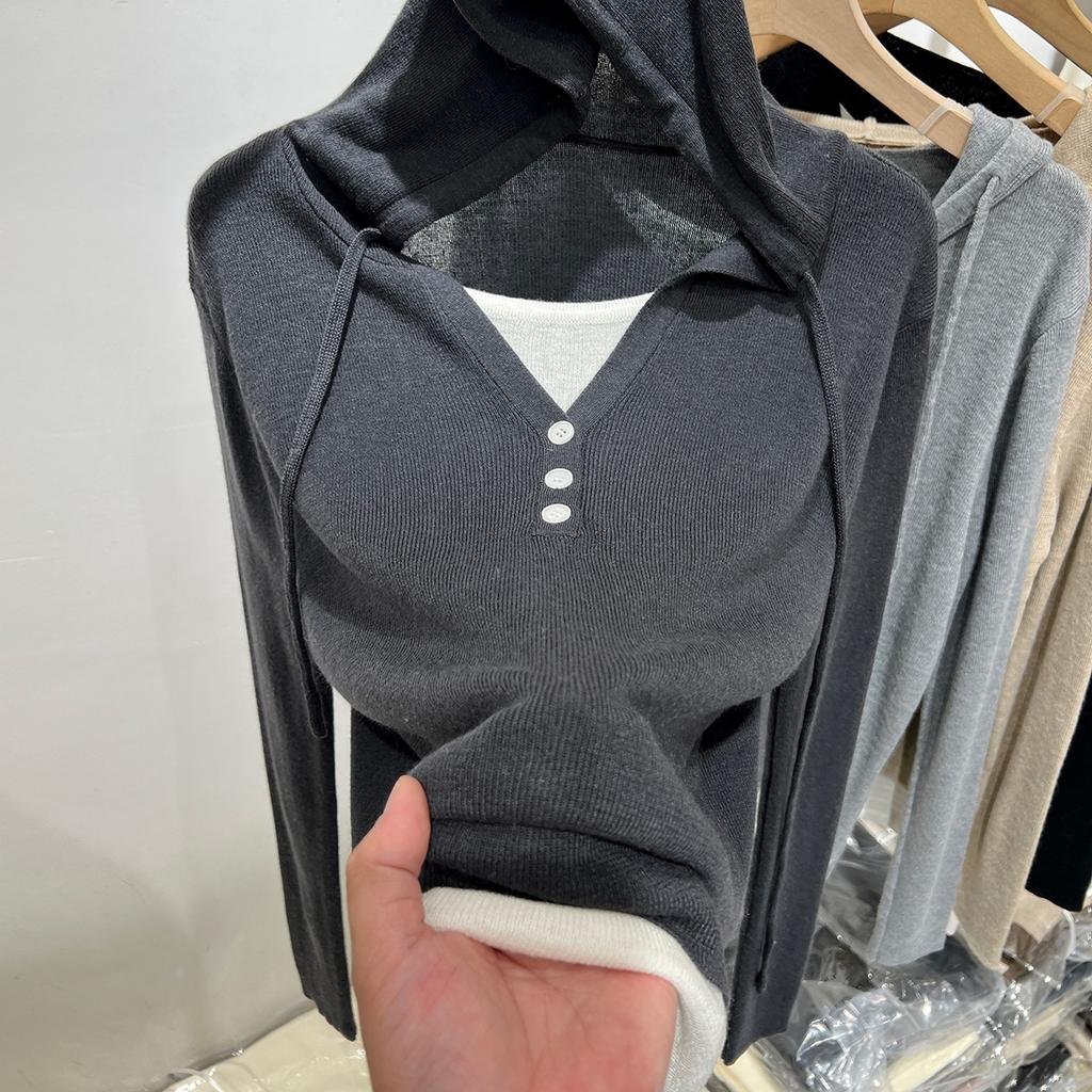 Slightly fat M drape and thin fake two-piece hooded top women's autumn stacking wear soft waxy contrasting color splicing long-sleeved knitted sweater