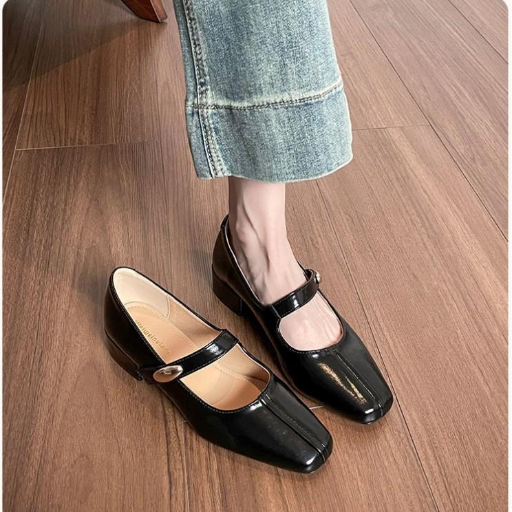 French Square Head Lazy Person with One Pedal, Shallow Mouth Commuting Single Shoes, Minimalist Style, Small Golden Beans with Thick Heels, Mary Jane