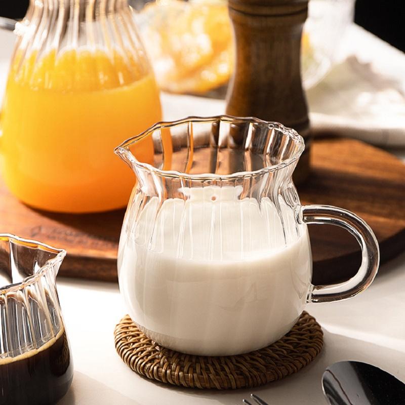 Classic Glass Tea Pitcher Transparent Handle Milk Coffee Cup Heat-Resisting High Borosilicate Glass Coffee Pot Fruit Juice Water Jug