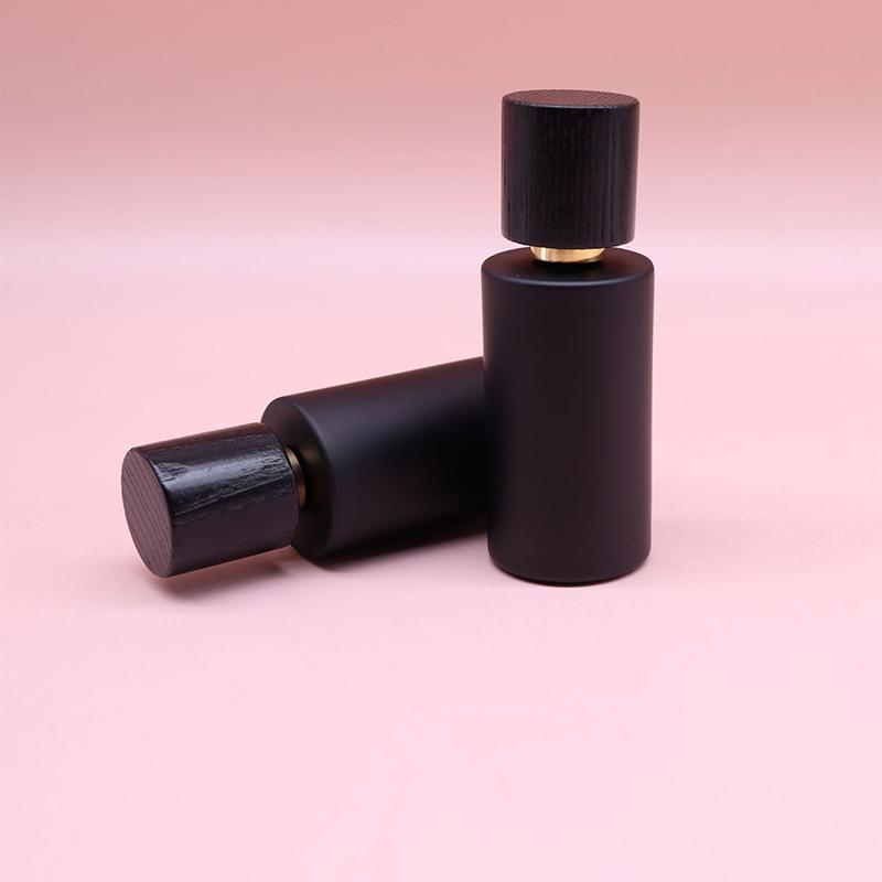 50Ml Black Gold Polyhedral Cover Refillable Thick Glass Spray Perfume Bottle Empty Atomizer Bottle Makeup Cosmetic Container