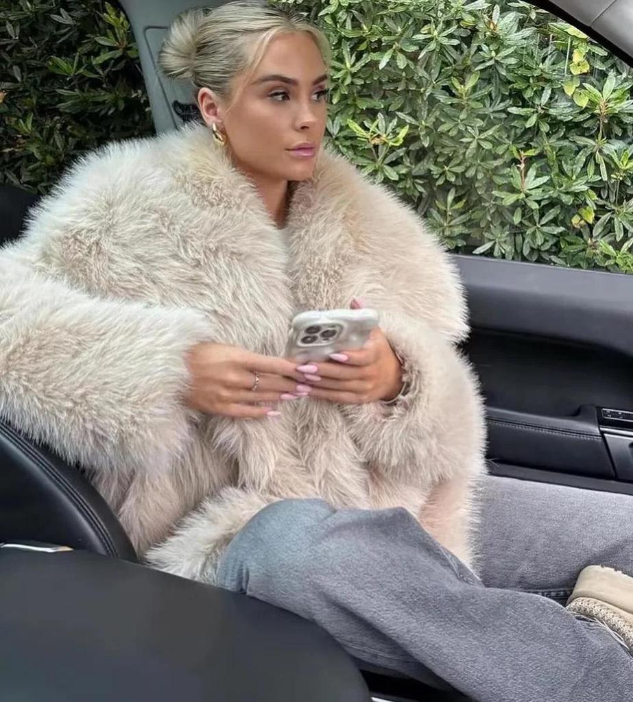 2024 Women's Fashion Large Lapel Faux Fur Cotton Coat for Fall & Winter Warmth